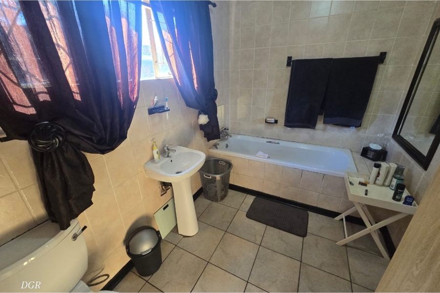 7 Bedroom Property for Sale in Cassandra Northern Cape